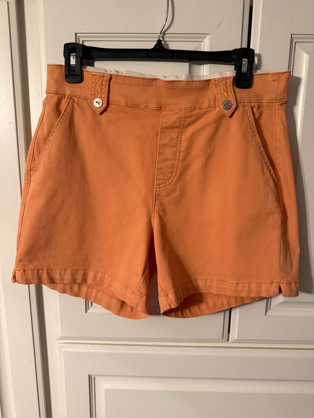 Women’s Casual Orange Shorts size 8 by tribal New to wear no tags